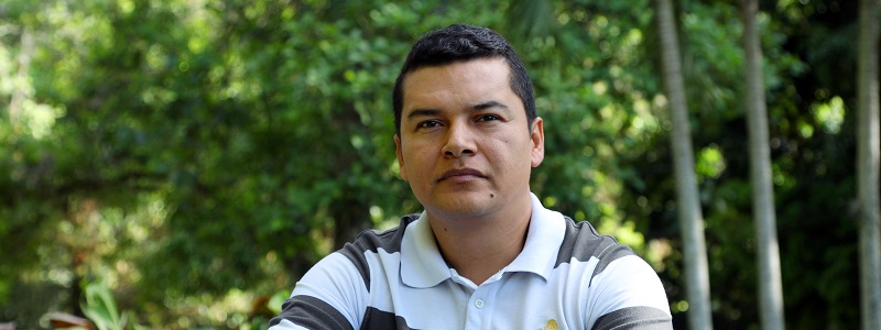 Daniel Montoya, docente de la Universidad de Ibagué, celebra su segundo premio internacional en certámenes de poesía.