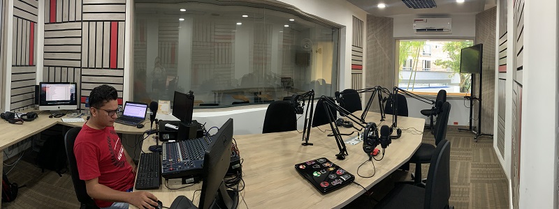 Imagen El Anzuelo Radio cabinas de transmisión