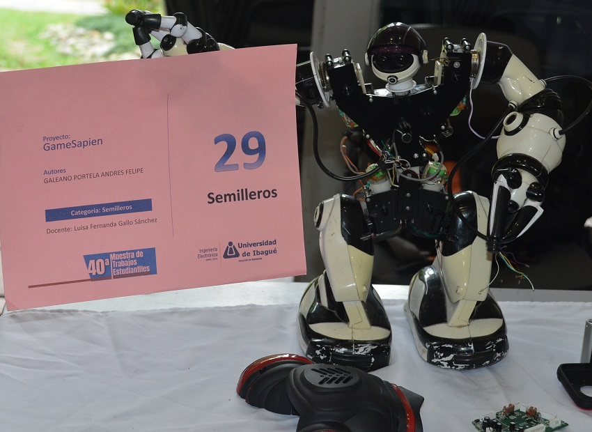 Robot con asesoría de Luisa Gallo