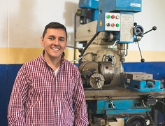 Óscar Javier Araque de los Ríos procura siempre trabajar en equipo, y más, en respuesta a su búsqueda constante como ingeniero mecánico e investigador.